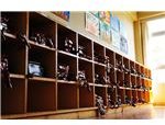 800px-Heiwa elementary school cubby holes