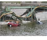 bridge failure, loads