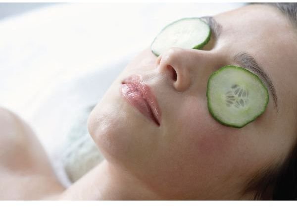 Make an All Natural Puffy Eye Formula with Black Tea and Cucumber Extract
