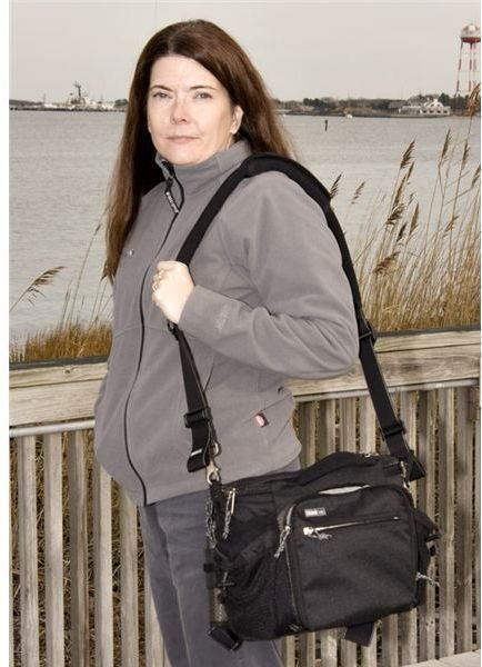 Lisa uses the Speed Freak as a shoulder bag.