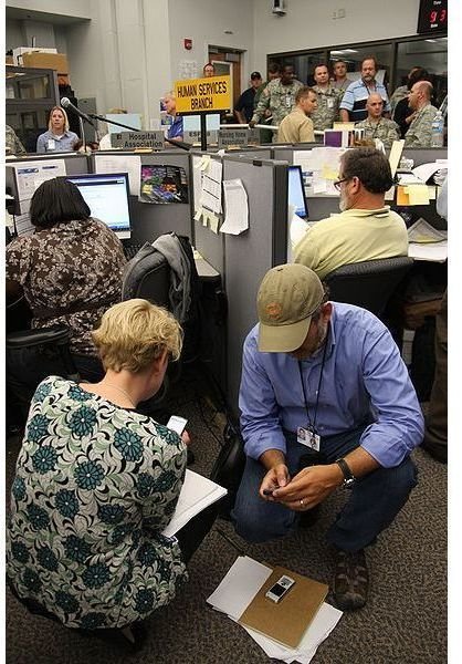 400px-FEMA - 37945 - Human Services employees at the State Emergency Operations Center in Louisiana