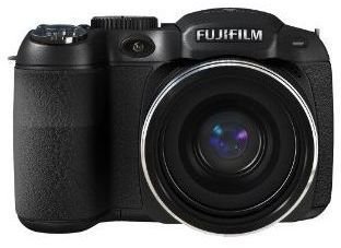 FujiFilm FinePix S2950 front