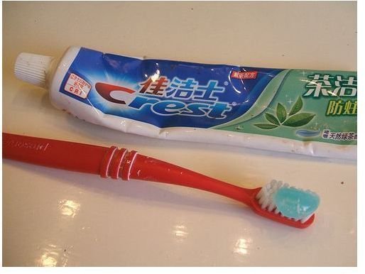 toothpaste 