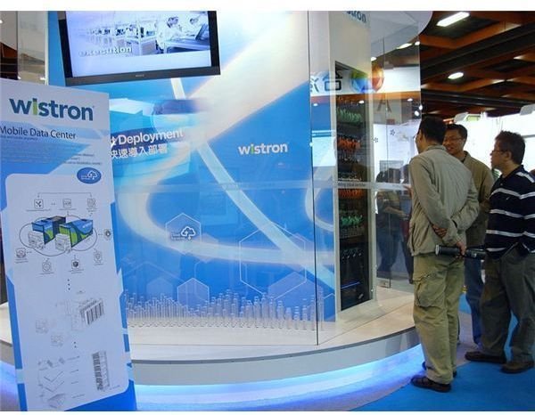 800px-2010 Taipei IT Month Day6 Hall1-MOEA Cloud Computing Pavilion Wistron Mobile Data Center
