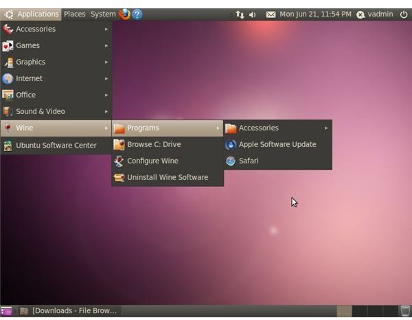 Opening Safari for Linux in Ubuntu&rsquo;s Applications menu.