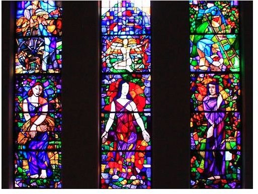 Digital Photography Tutorial: How to Take a Photo in Front of a Stained Glass Window