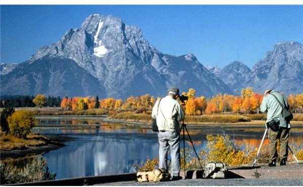 800px-Photographers at Oxbow Bend in Grand Teton NP-NPS