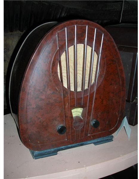 Bakelite radio