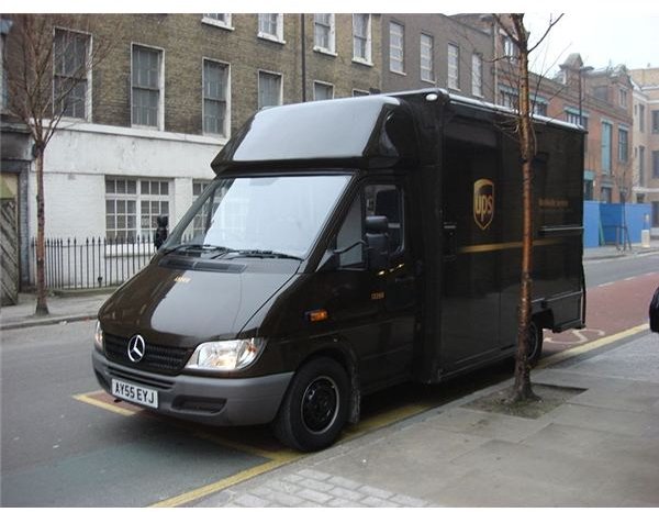 800px-UPS Mercedes Sprinter