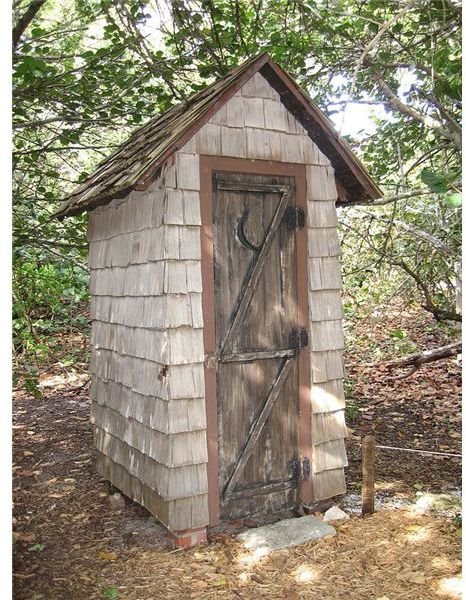 How to Build a Modern Outhouse for Your Back Yard that Isn't Smelly