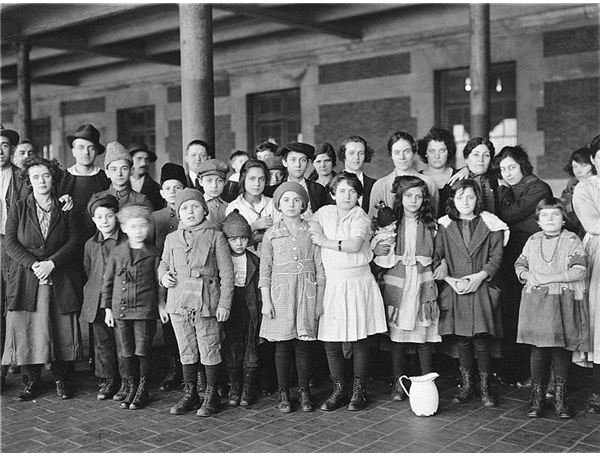 Immigration During the 1920s: High School History Lesson