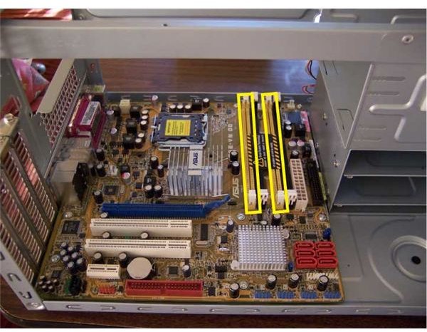 Build your own Computer - How to Install DDR2 Dual Channel Memory in Your Computer