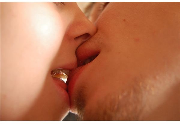 Can HPV Be Transmitted Orally?  Kissing and Oral Sex Can Spread Human Papilloma Virus