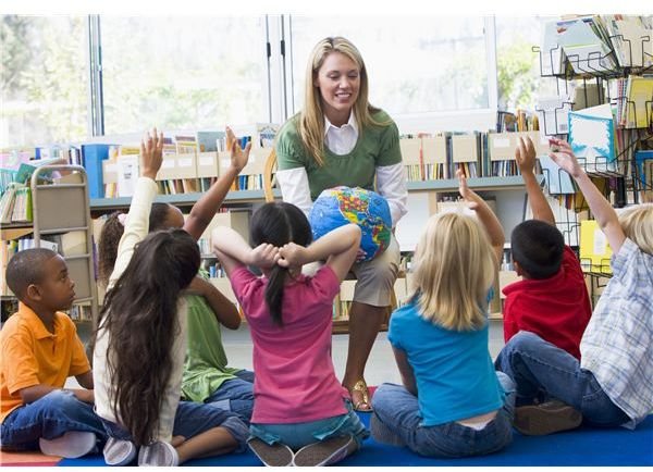 Five Simple Preschool Bird Crafts for the Classroom