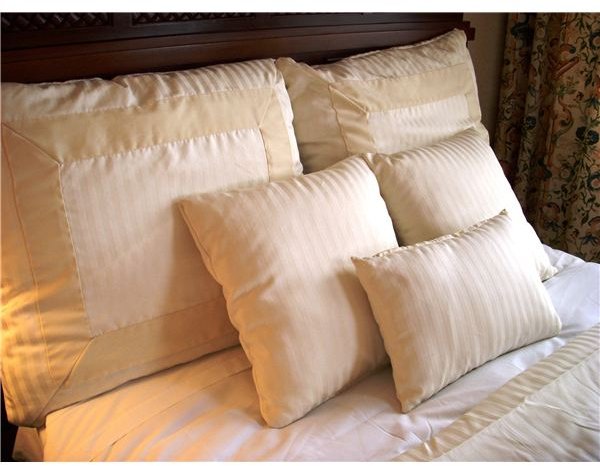 Easy Chemical Free Way to Clean a Down Comforter at Home