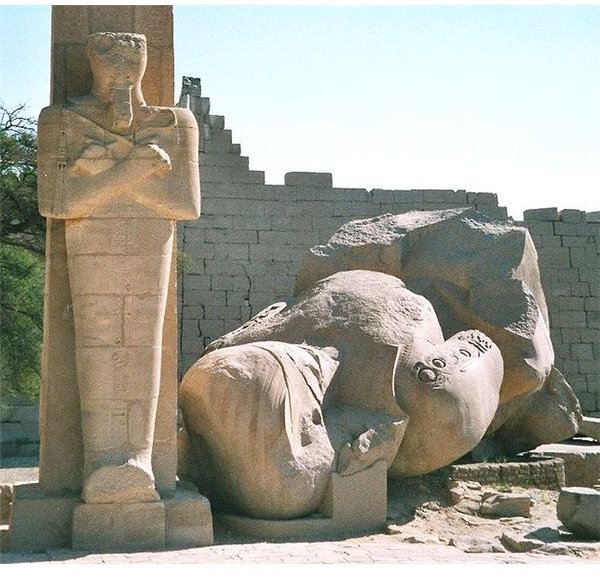 ozymandias statue