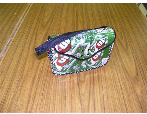 7-up clutch purse