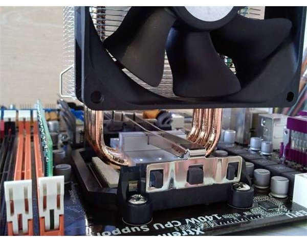 Install AMD CPU AM 3 Phenom II - finish by attaching the heatsink