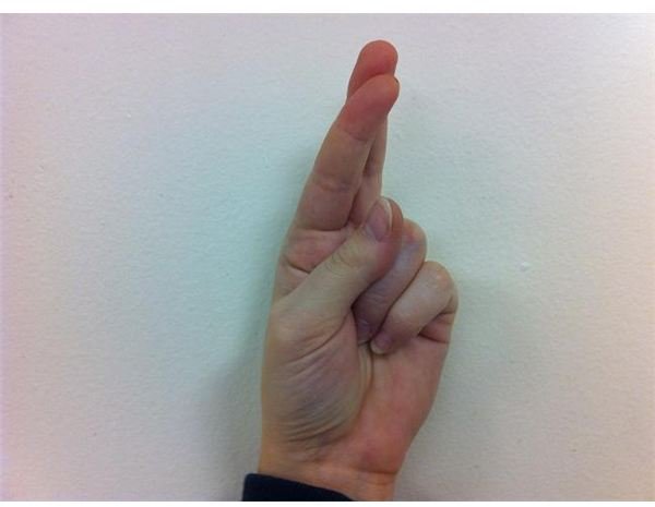American Sign Language: Fingerspelling R