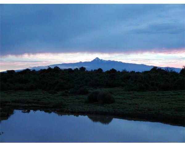 Sunrise over Mount Kenya (copyright Sam Stearman, courtesy Wikimedia Commons)