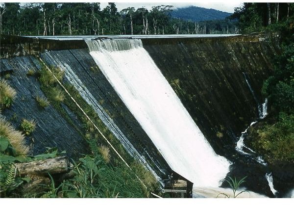 800px-Ei River Dam