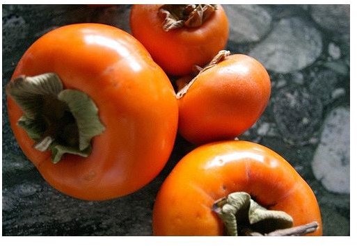 Persimmons - Tips on Eating Persimmons & Their Health Benefits