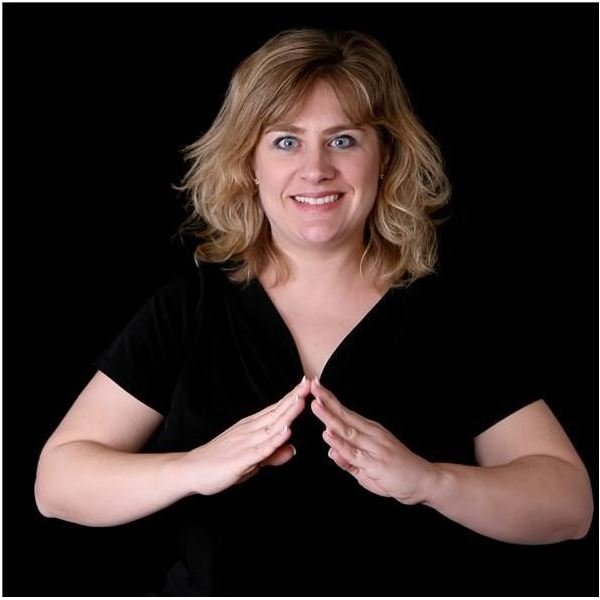 Use American Sign Language (ASL) in Your Lessons to Help Your Students Better Retain Information