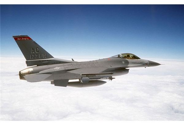 Gripen - F-16 Fighting Falcon Comparisons