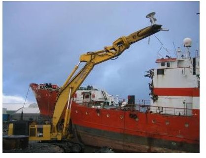 Metal cutting equipment in ship breaking
