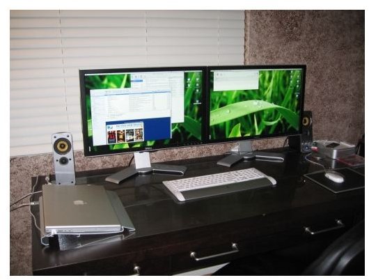 How to Set Up Dual Monitors to Increase Productivity