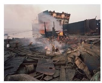 ship breaking garbage heaps