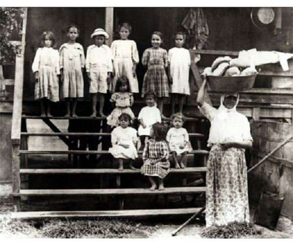 Portuguese immigrant family in Hawaii during the 19th century