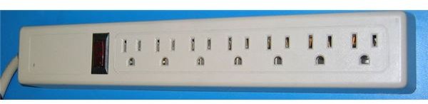 800px-US-power-strip-rotated