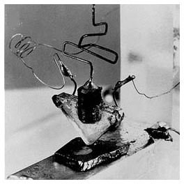 Point Contact Transistor Amplifier