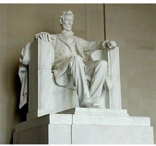 664px-Lincoln statue
