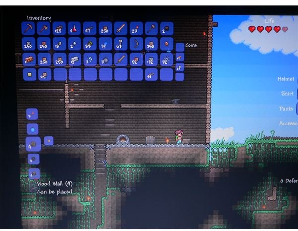 A look at Terraria&rsquo;s inventory and crafting menu.