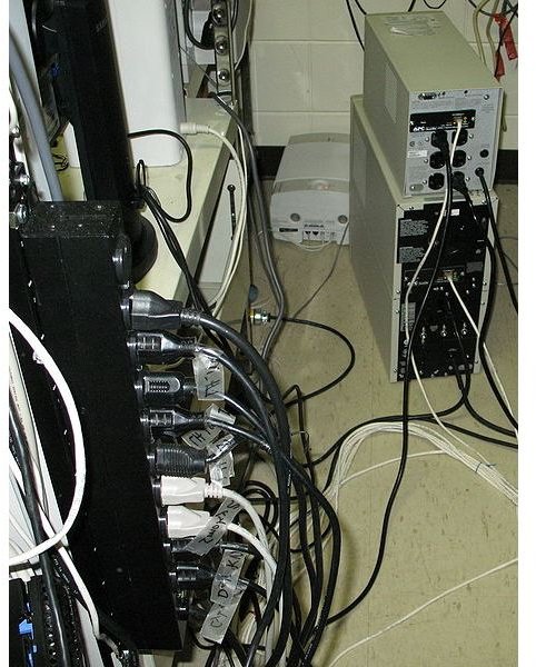 APC 10-outlet rackmount surge protector