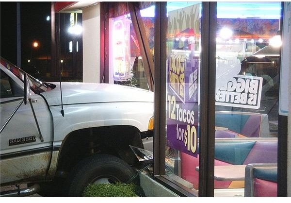 800px-Dodge Ram hits Taco Bell
