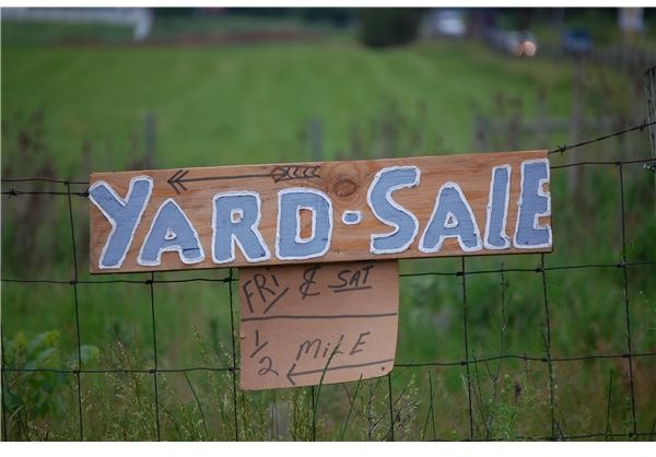 How Much Do I Charge for Yard Sale Items?