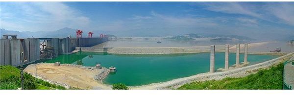 The Three Gorges Dam in China: Chinese Engineering Wonder: