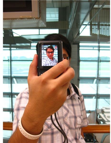 Give Yourself a Better Look Online - How to Take Good Pictures of Yourself With Camera Phone