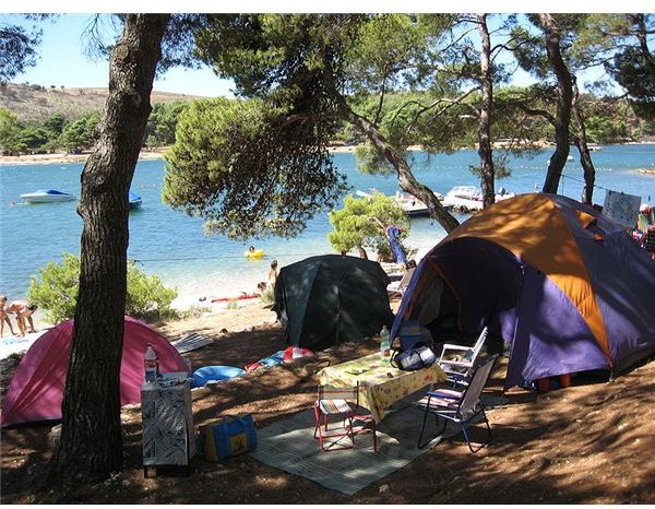 Environmentally Friendly Camping and Camping Products: Tips to Leave Nature in the Same Way You Entered it