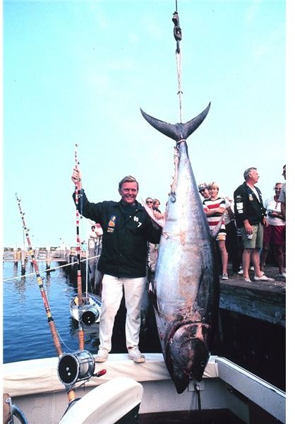 Big-game fishing for giant tuna