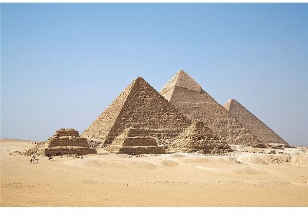 800px-All Gizah Pyramids