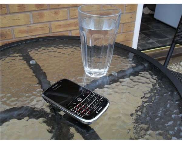 How to Tell if BlackBerry Has Water Damage