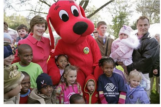 Clifford the Big Red Dog: Learning About Clifford's First Autumn